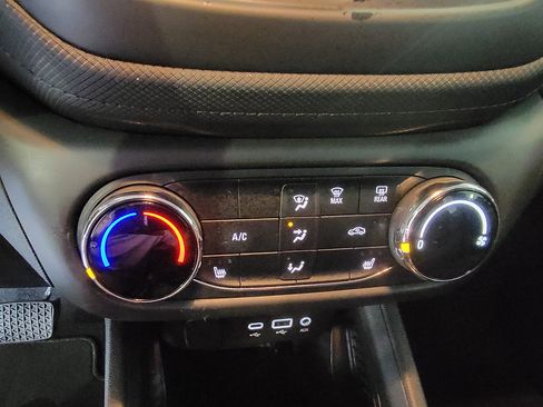 Used 2023 Chevrolet TrailBlazer LT AWD/4WD image 16