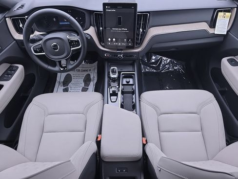 New 2026 Volvo XC60 B5 Plus w/ Climate Package AWD/4WD image 19