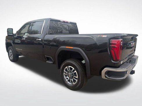 New 2026 GMC Sierra 3500 SLT w/ SLT Convenience Package AWD/4WD image 3
