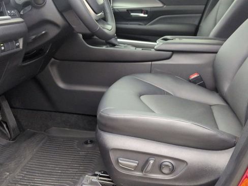 Certified 2026 Toyota Grand Highlander XLE image 13