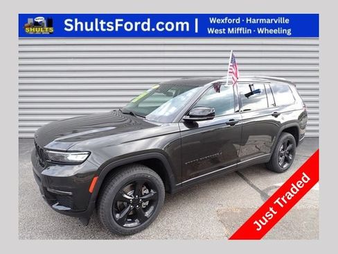 Used 2023 Jeep Grand Cherokee L Limited w/ Black Appearance Package AWD/4WD image 1