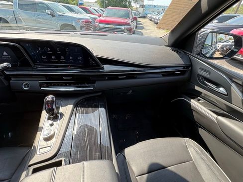Used 2023 Cadillac Escalade Sport AWD/4WD image 17