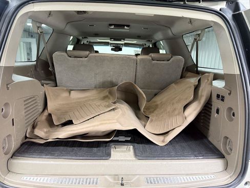Used 2015 Chevrolet Suburban LTZ AWD/4WD image 32