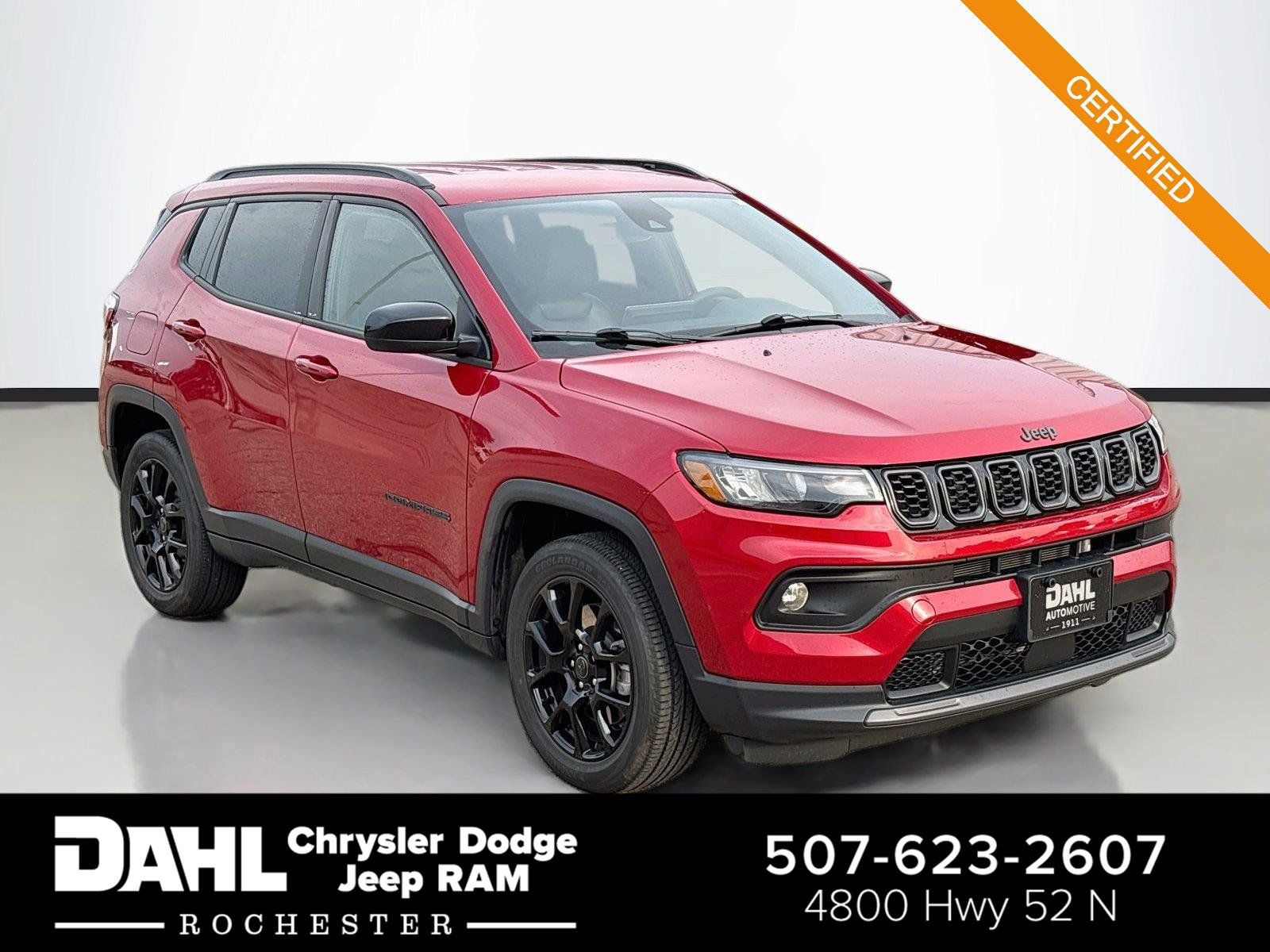 Certified 2025 Jeep Compass Latitude w/ Convenience Group AWD/4WD image 1