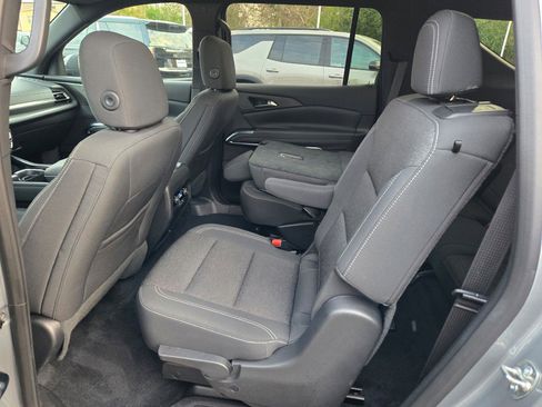 Certified 2025 Chevrolet Traverse LT image 17