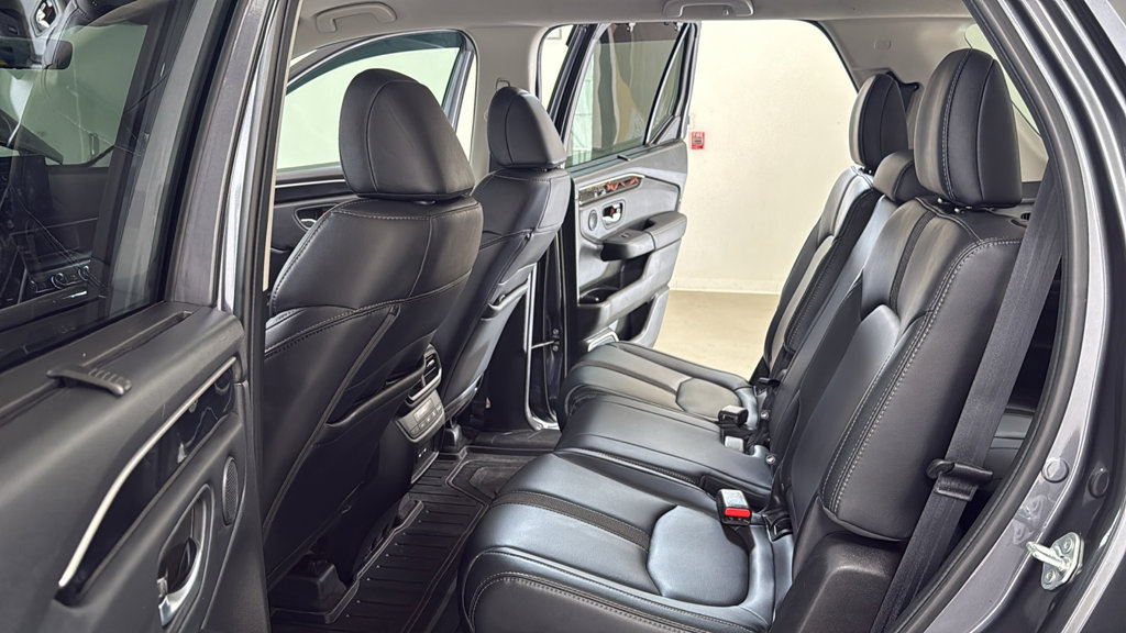 Used 2025 Honda Pilot EX-L image 17
