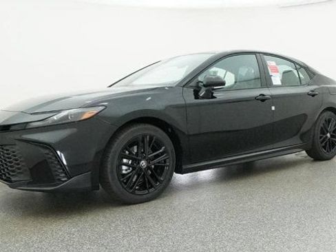 New 2026 Toyota Camry Hybrid FWD image 16