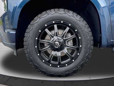 Used 2021 Chevrolet Silverado 1500 Custom AWD/4WD image 31