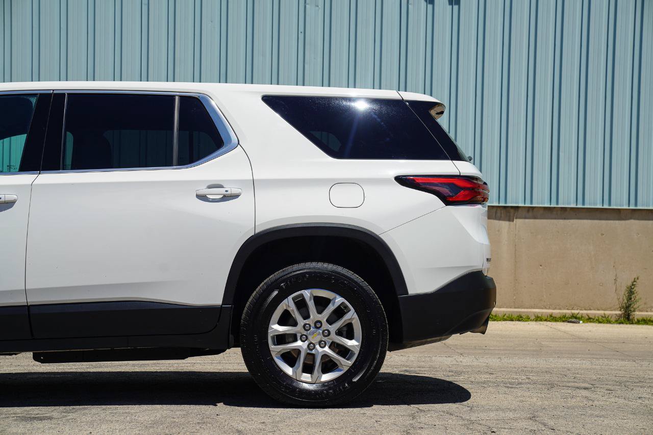 Used 2023 Chevrolet Traverse LS AWD/4WD image 10