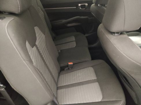 Used 2021 Kia Sorento LX image 19