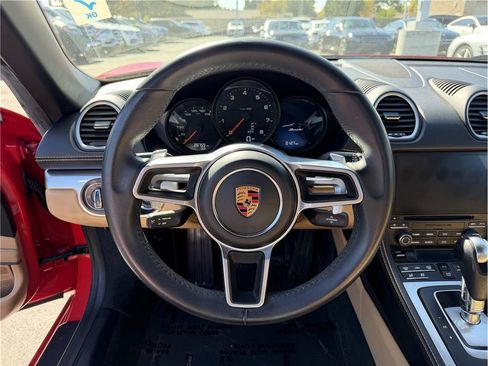 Used 2019 Porsche 718 Boxster image 21