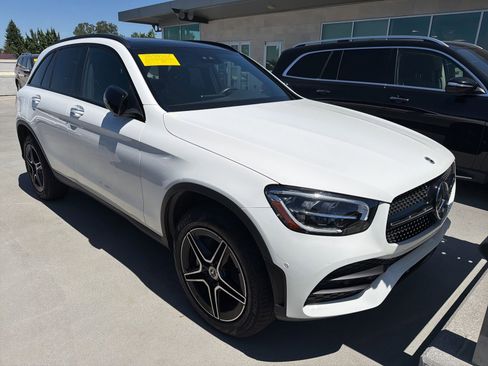 Used 2022 Mercedes-Benz GLC 300 4MATIC image 1