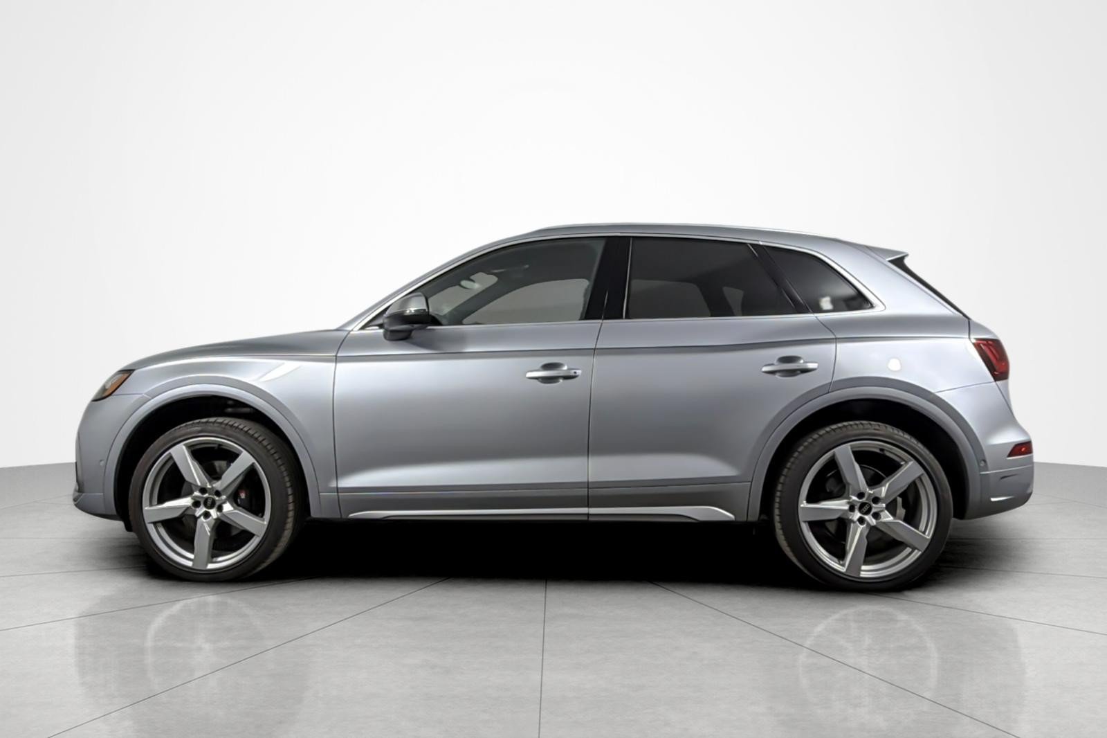 Used 2023 Audi SQ5 Prestige w/ Prestige Package AWD/4WD image 2