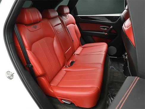 Used 2018 Bentley Bentayga image 20