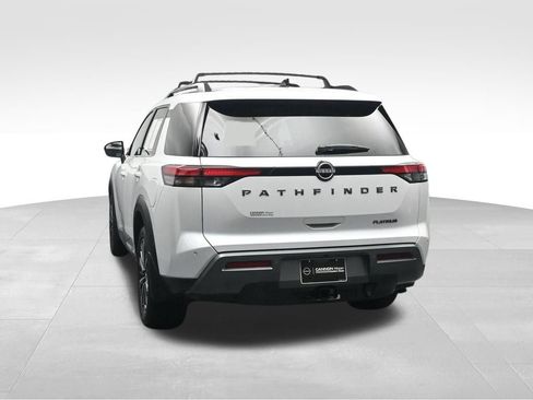 Used 2026 Nissan Pathfinder Platinum FWD image 4