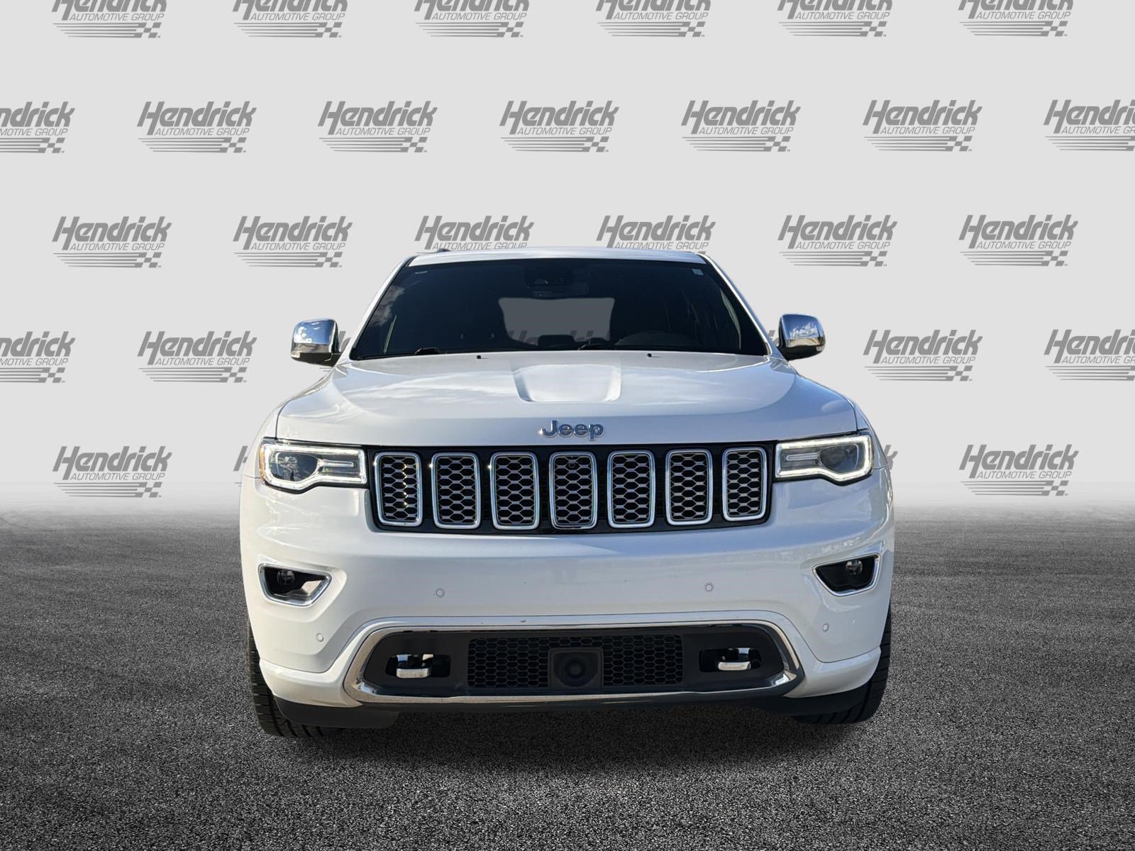 Used 2020 Jeep Grand Cherokee Overland AWD/4WD image 3