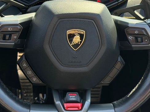 Used 2019 Lamborghini Huracan LP 580-2 RWD image 44