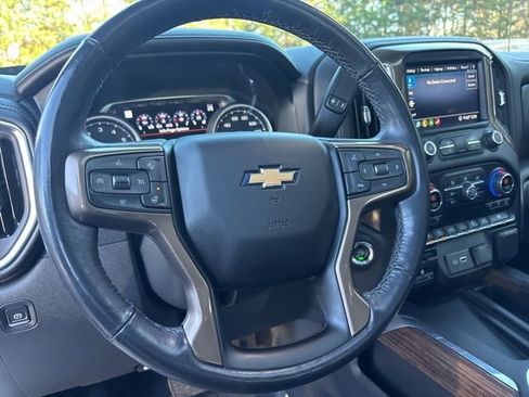 Used 2020 Chevrolet Silverado 1500 High Country w/ Technology Package image 9