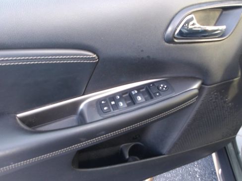 Used 2016 Dodge Journey Crossroad w/ Popular Equipment Group image 9