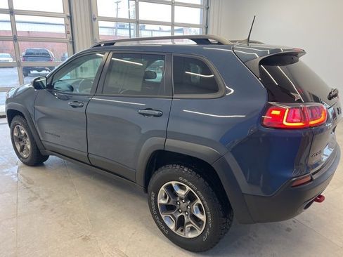 Used 2019 Jeep Cherokee Trailhawk w/ Cold Weather Group image 7