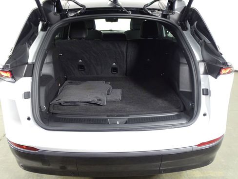 Used 2024 Jeep Wagoneer Launch Edition image 16