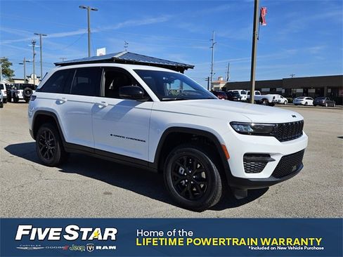 New 2025 Jeep Grand Cherokee Altitude image 1