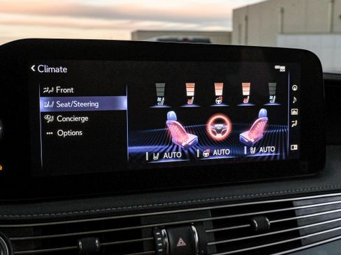 Used 2021 Lexus LS 500 w/ Accessory Package (Z1) image 28