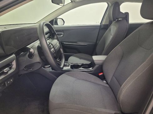 Used 2025 Kia K4 FWD image 17