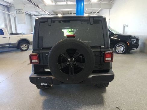 Used 2022 Jeep Wrangler Unlimited Sport AWD/4WD image 5