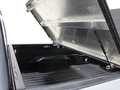 Used 2016 Toyota Tacoma Limited image 30