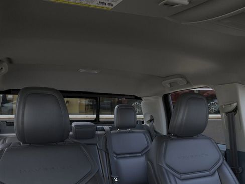 New 2025 Ford Maverick Lariat w/ Black Appearance Package image 12