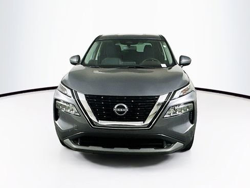 Used 2023 Nissan Rogue SV FWD image 2