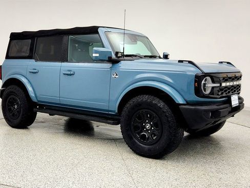 Used 2022 Ford Bronco Outer Banks image 3