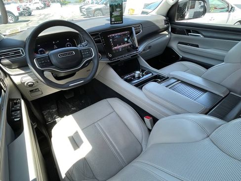 Used 2024 Jeep Wagoneer L Series III w/ Flexible Seating Group AWD/4WD image 25