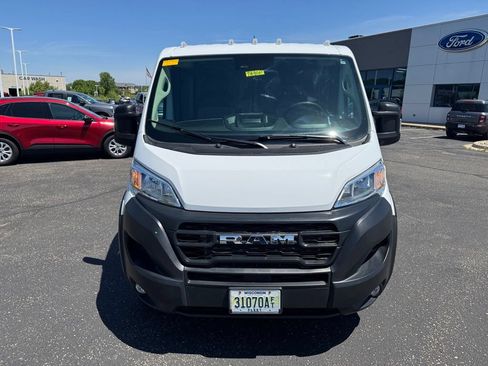Used 2025 RAM ProMaster 2500 w/ Convenience Group FWD image 8