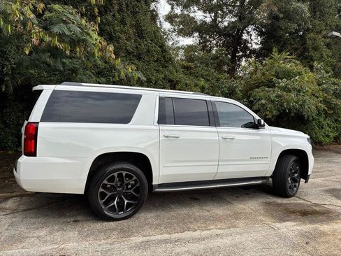 Used 2017 Chevrolet Suburban Premier AWD/4WD image 5