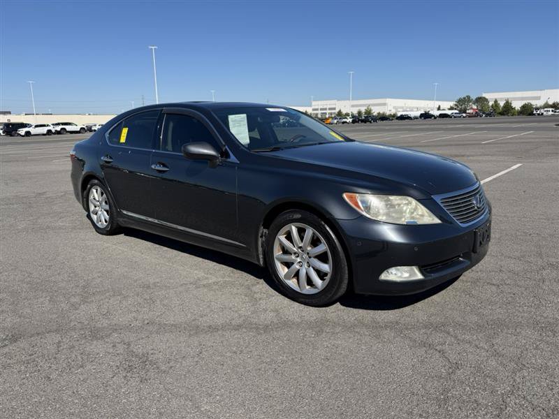 Used 2007 Lexus LS 460 w/ Comfort Pkg RWD image 3