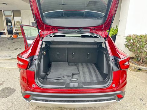 Used 2025 Chevrolet Trax LT image 56