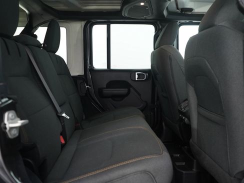 Used 2024 Jeep Wrangler Unlimited AWD/4WD image 12