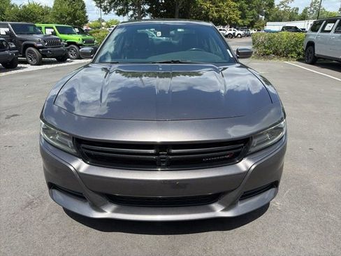 Used 2019 Dodge Charger SXT w/ Leather Interior Group RWD image 8