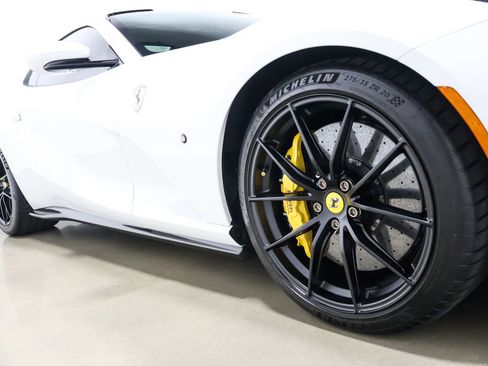 Used 2022 Ferrari 812 GTS RWD image 31