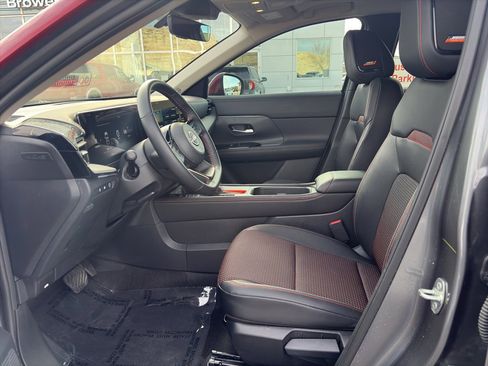 Certified 2025 Nissan Kicks SR w/ SR Premium Package image 15