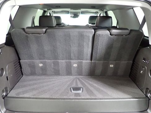 Used 2016 Cadillac Escalade Luxury image 19