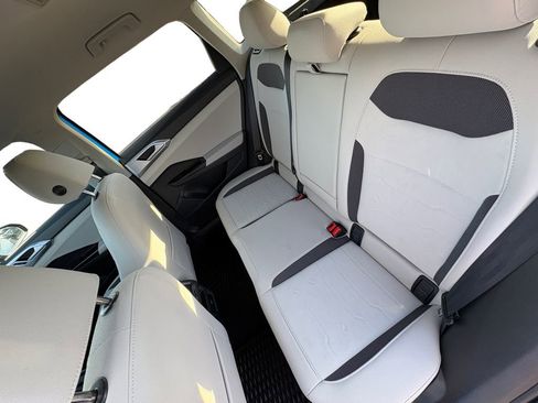 Used 2025 Volkswagen Taos SE image 22