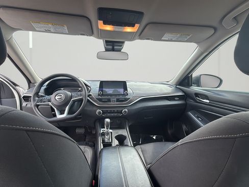 Used 2025 Nissan Altima 2.5 SV FWD image 16