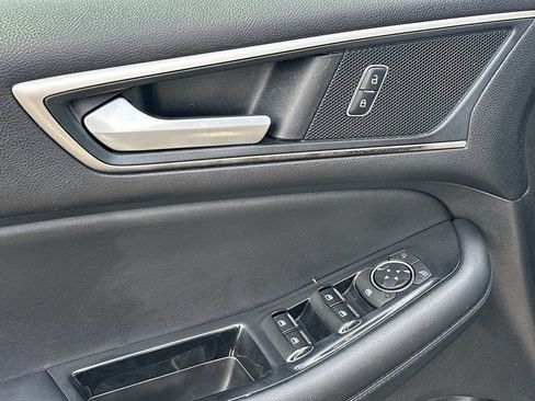 Used 2018 Ford Edge SEL w/ Equipment Group 201A AWD/4WD image 16