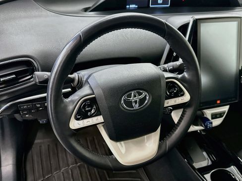 Used 2017 Toyota Prius Prime Advanced w/ Carpet Mat Package FWD image 18