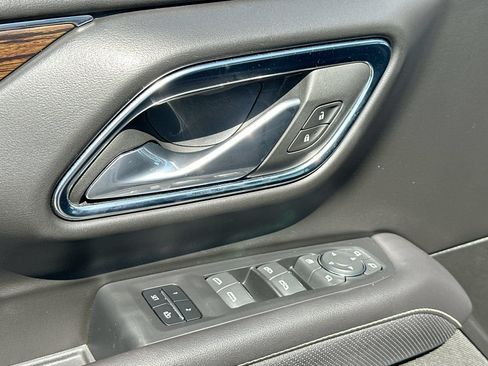 Used 2024 Chevrolet Suburban Premier RWD image 13