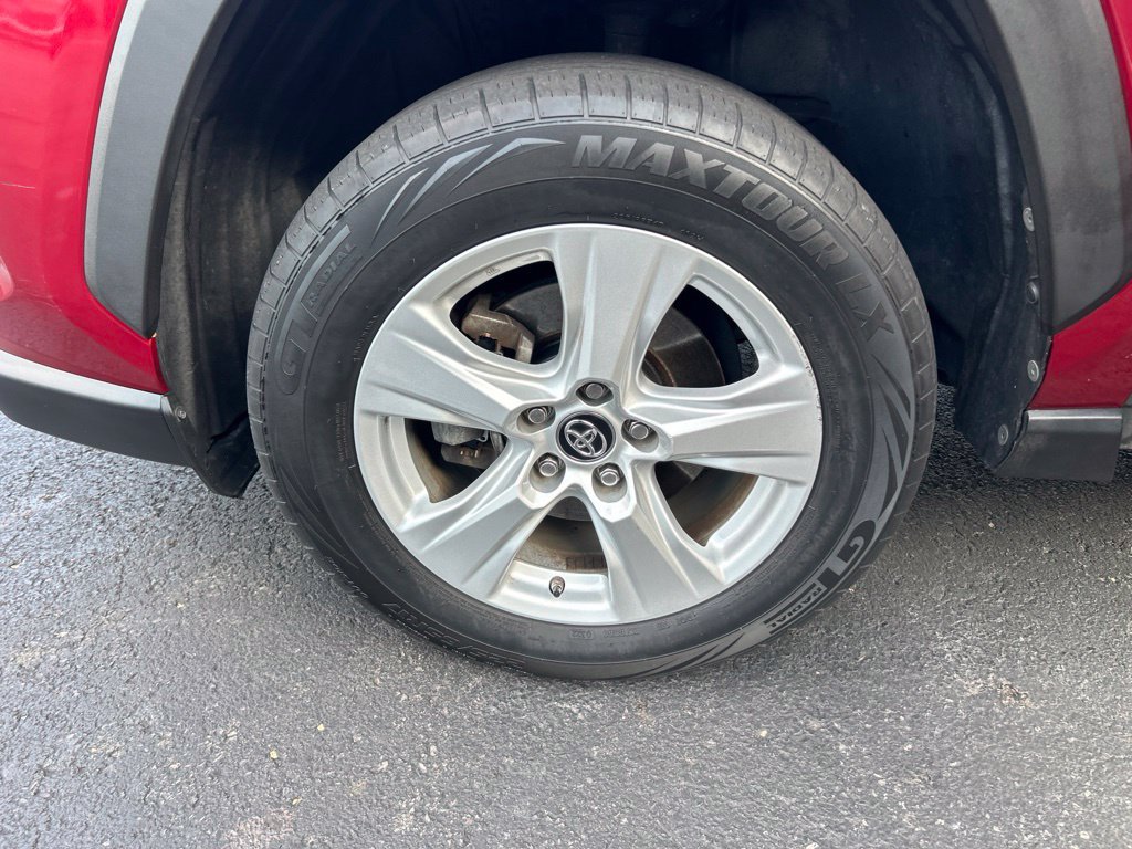 Used 2019 Toyota RAV4 XLE w/ All Weather Liner Package AWD/4WD image 28