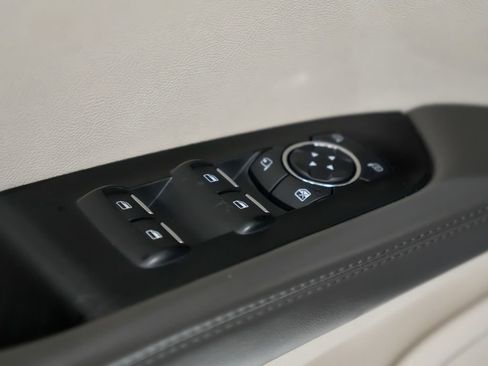 Used 2016 Lincoln MKX Reserve w/ Climate Package image 21